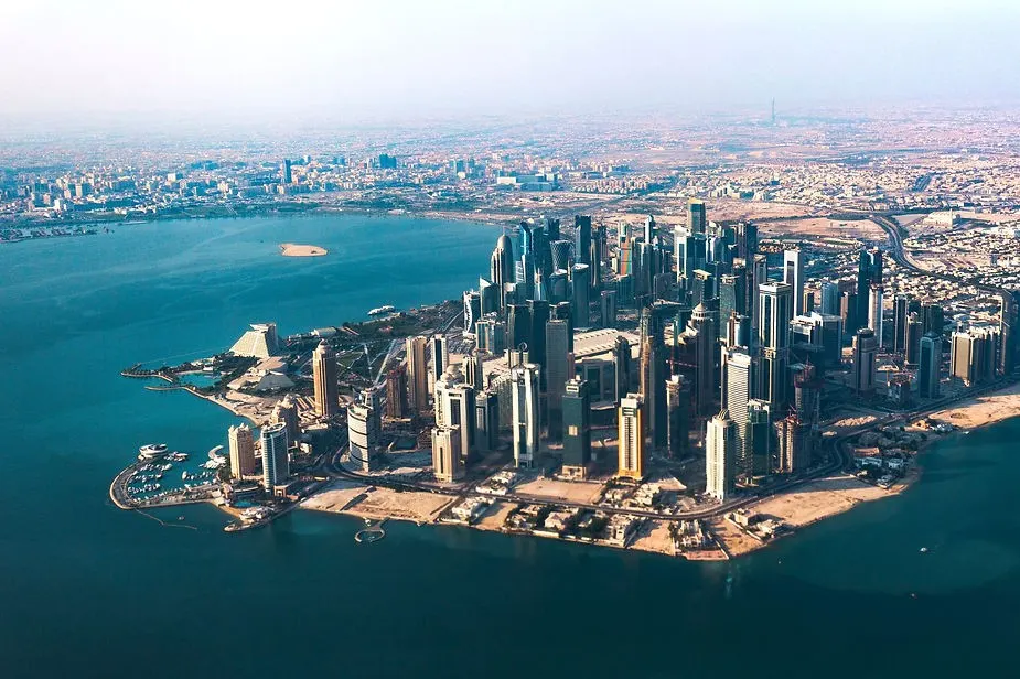 ما العوامل المهمة التي يجب مراعاتها عند تصميم موقع إلكتروني لشركة ناشئة في قطر؟